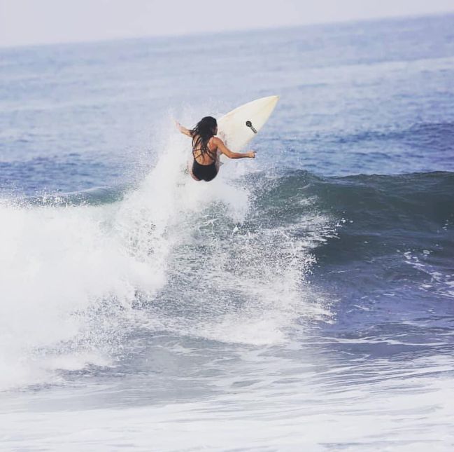 Muere Katy Díaz campeona nacional de surf de 22 años tras ser