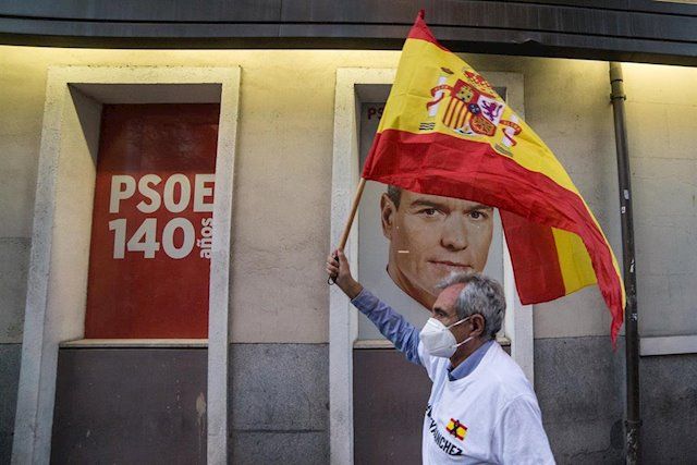 Protesta Ante La Sede Del Psoe Mientras Se Buscan Responsables Del