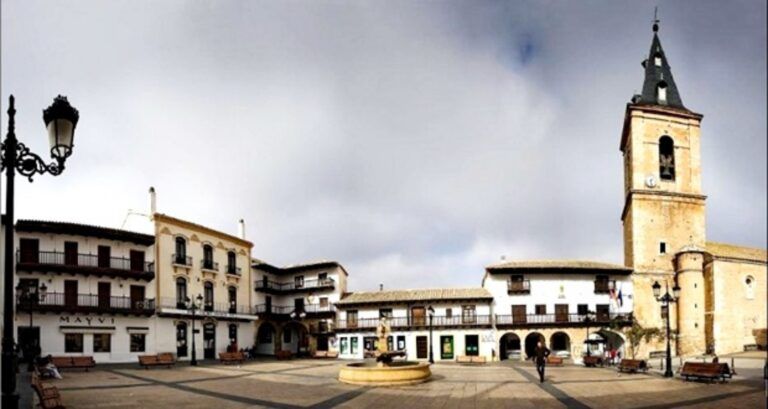 plaza mayor tarazona de la mancha