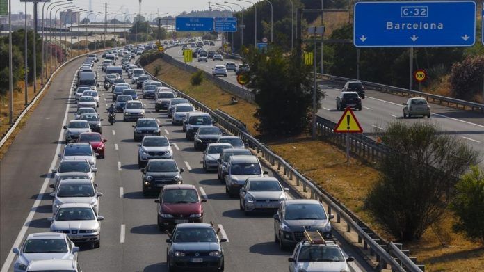 salida masiva vehiculos por autopista c 32 altura vilassar 1590945163834