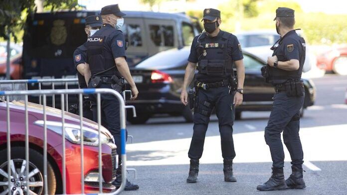 policia nacional agentes