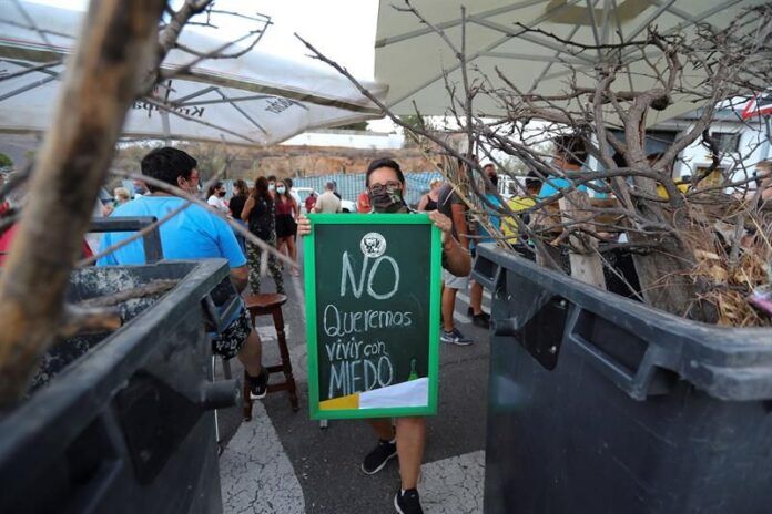 Tunte vecinos barricadas