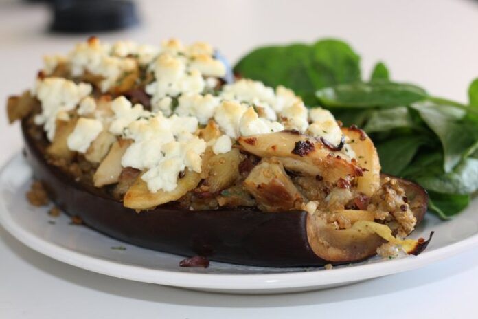 berenjena rellena de quinoa manzana y caballa