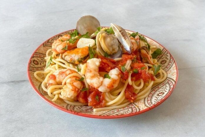 espaguetis frutti di mare