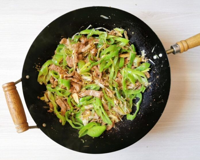 stir fru de ternera y pimientos verdes