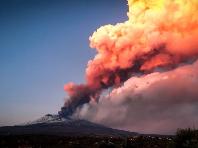 Erupcion volcan etna