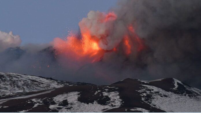 Volcan etna en erupcion 1