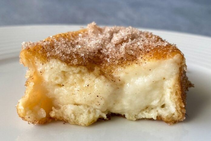 corte de torrijas de leche tradicionales