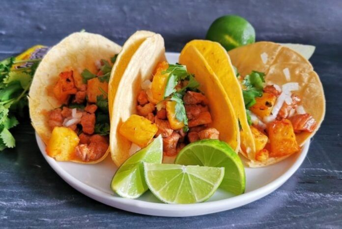 los tacos al pastor presentados