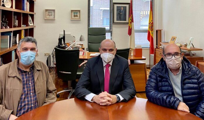 Imagen de la reunion de trabajo con el delegado de Sanidad