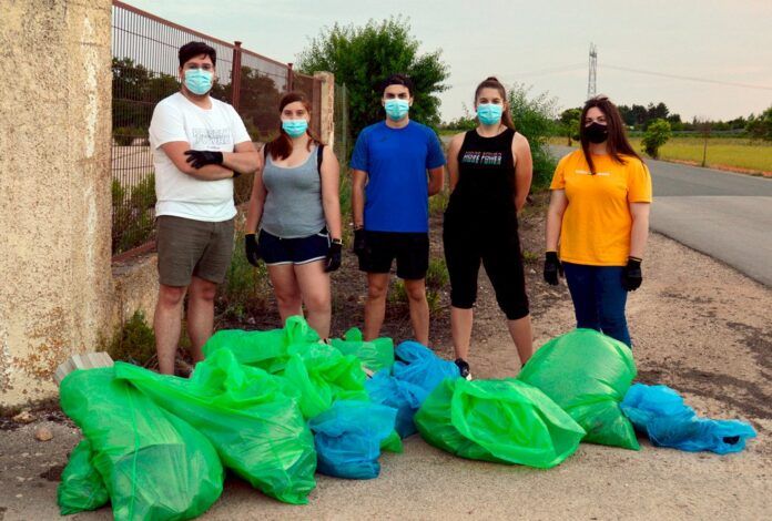 55665 1623828072 juventudes socialistas recogen 100 kilos basura primera batida limpieza