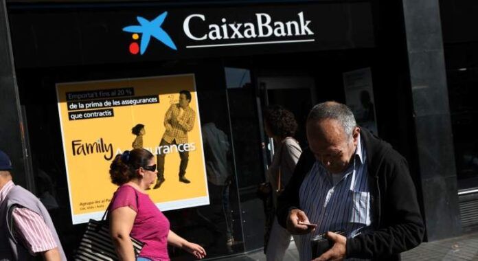 caixabank personas sucursal reuters