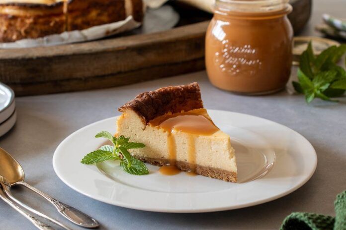 poorcion de tarta de queso y dulce de leche portada