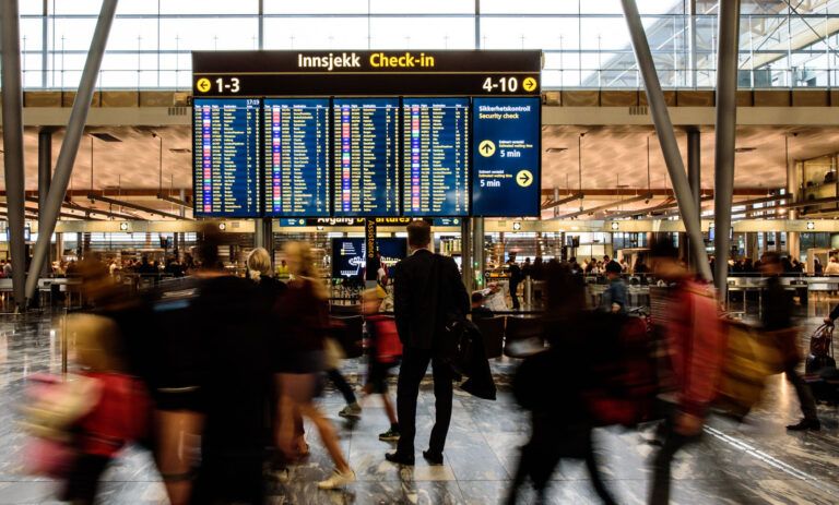 panel aeropuerto vuelos