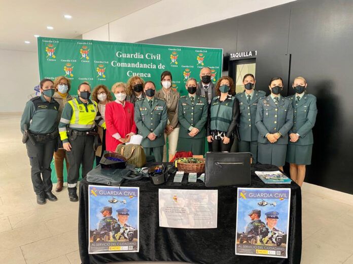 Mesa mujer medio rural y Guardia Civil en tarancon