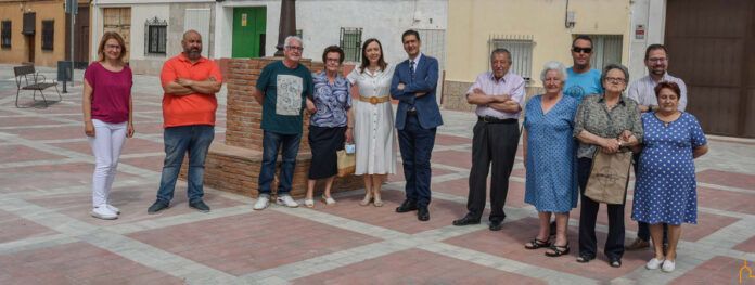 caballero visita plaza alcazar