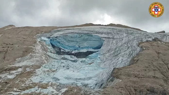 desprendimiento avalancha glaciar italia alpes marmolada