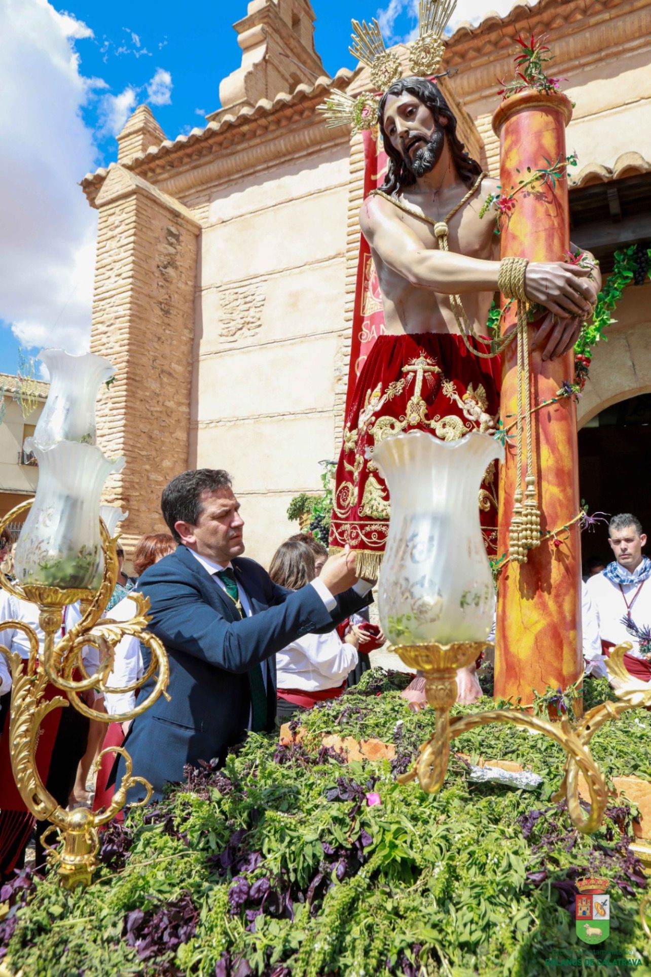 Alcalde Miguel Angel Valverde Procesion de las Alabardas. Bolanos de Cva. 2022