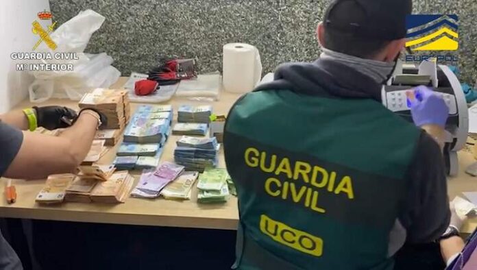 whitewall guardia civil hawalla blanqueo dinero