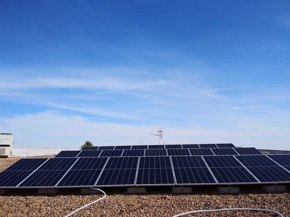 Pozuelo de Calatrava contara a coste cero para el Ayuntamiento de tres edificios municipales con placas fotovoltaicas para su autoconsumo