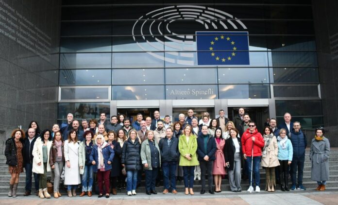 IMAGEN ALCALDES Y PORTAVOCES VIAJE A BRUSELAS