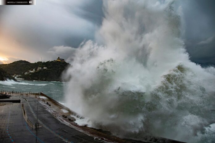 olas oleaje mar tormenta viento