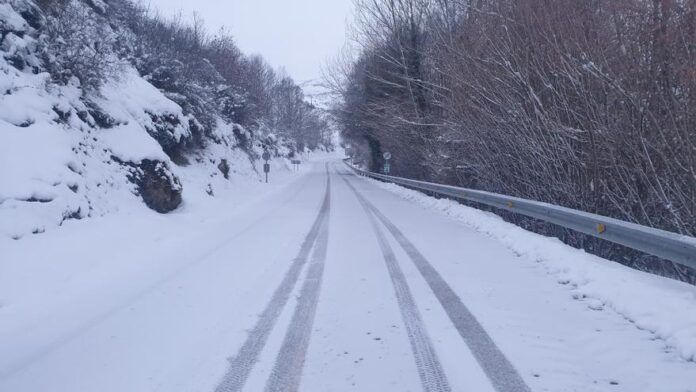 CARRETERA NIEVE DESHIELO HIELO