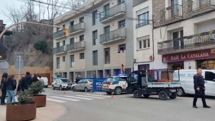 El edificio en Sallent donde las gemelas se tiraron por la ventana e1677092409823