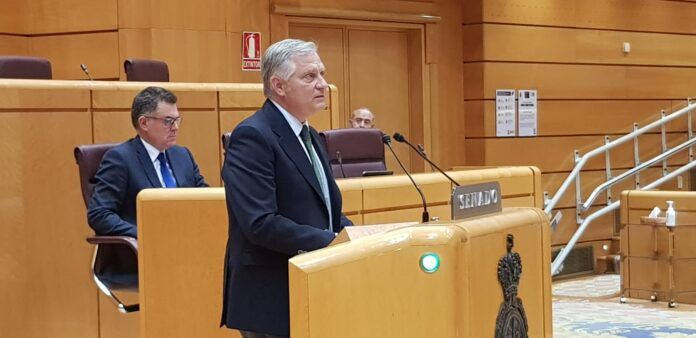 FOTO CANIZARES EN EL SENADO