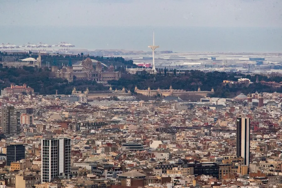 Barcelona es el lugar elegido para la última novela de James Bond Doble o nada Ciudad Noticias