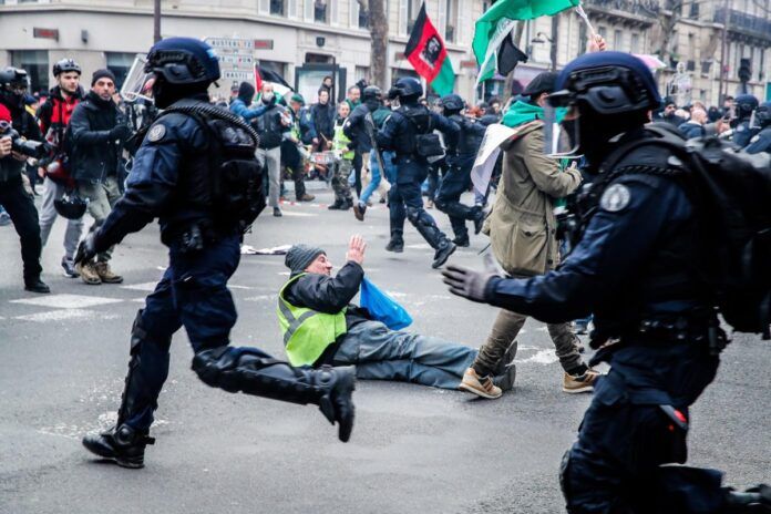 francia carga policial