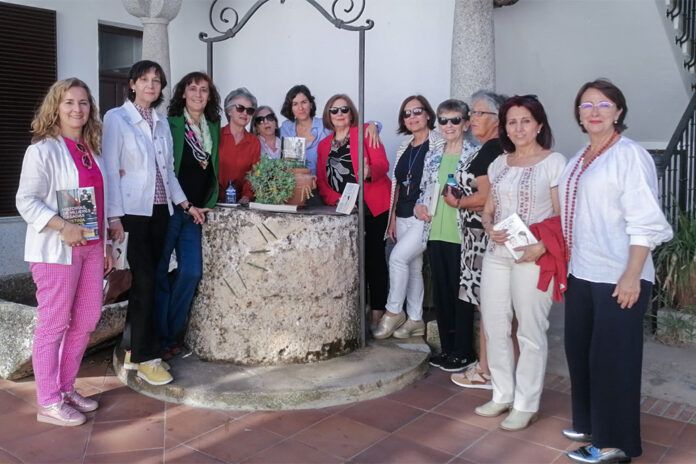 Posando en el patio de la Casa de la Marquesa