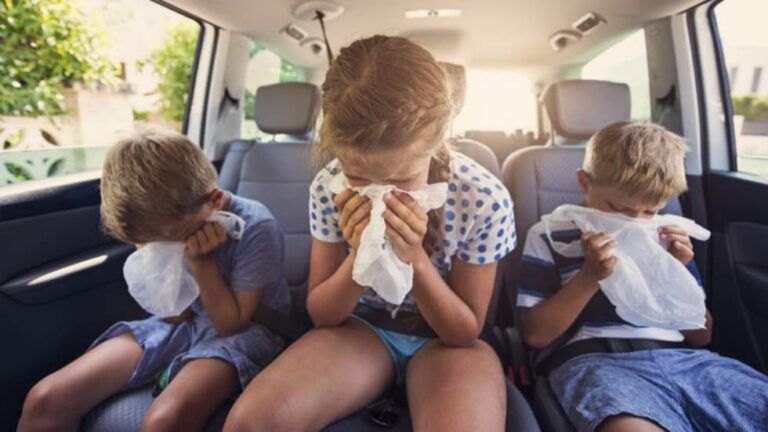 los mareos cuando viajas en coche