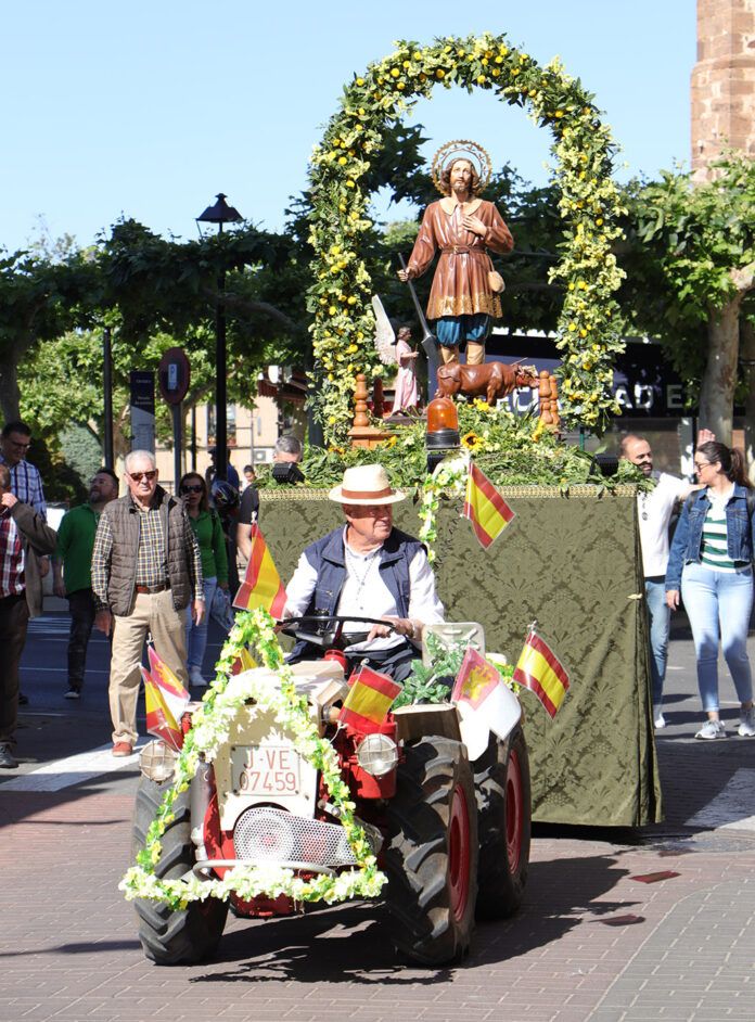 La imagen de san Isidro en procesion esta manana