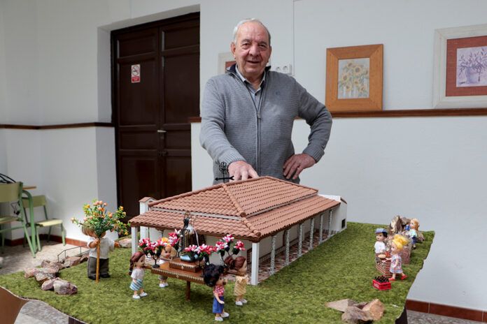 Rodrigo Lara Acero junto a su ultima y celebrada maqueta