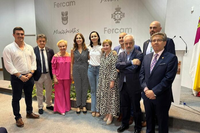 FOTO ROSA ROMERO Y OTROS CANDIDATOS EN FERCAM