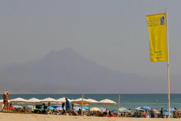 playa alicante calor sol