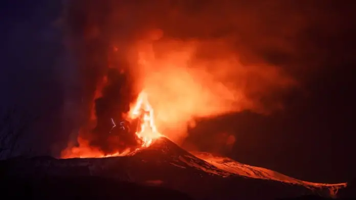 erupcion volcan etna sicilia