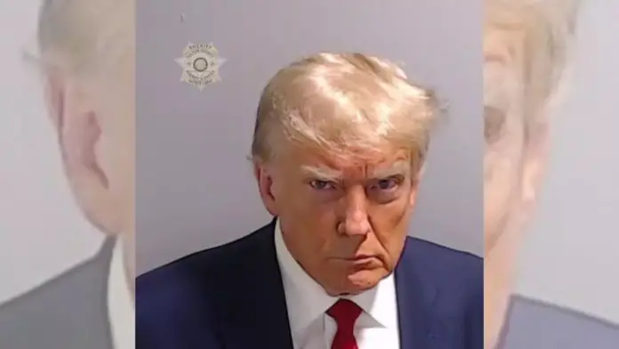 foto ficha policial donald trump