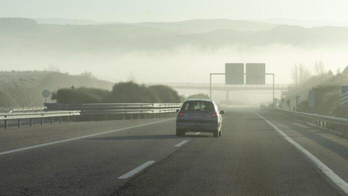 niebla en la autovia