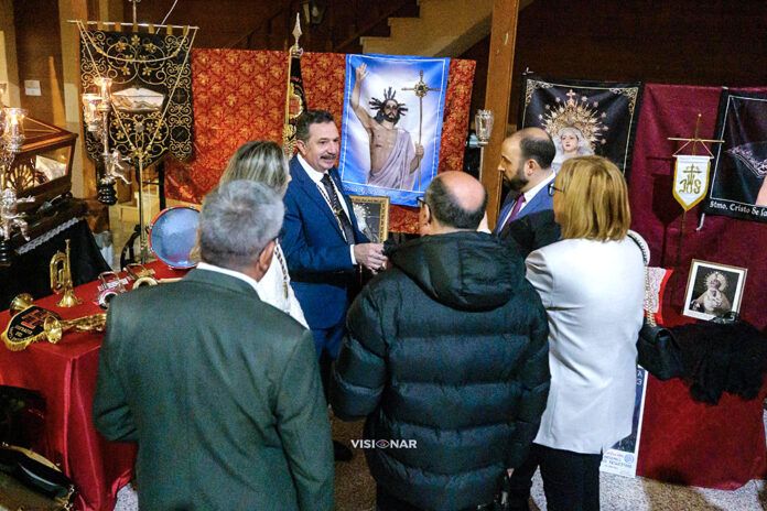 Visitando uno de los stand habilitados en el Centro Cultural