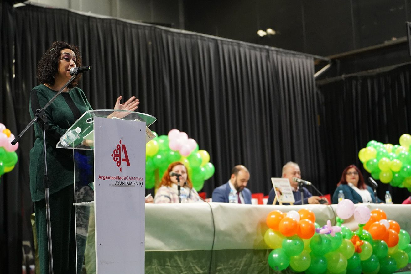 Elisabeth Porrero durante su intervencion en el ‘I Encuentro Oretania de poesia infantil