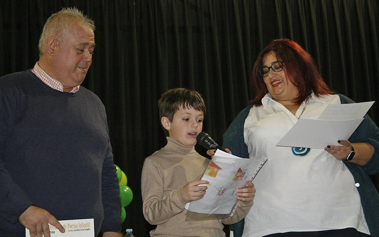 Miguel Angel Molina Mohino alumno del CEIP Maestro Navas de Aldea del Rey durante la lectura de su trabajo