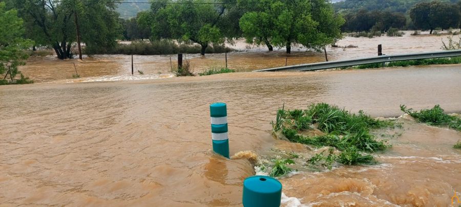 carretera inundacion lluvia