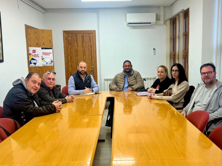 Participantes en la reunión de esta tarde