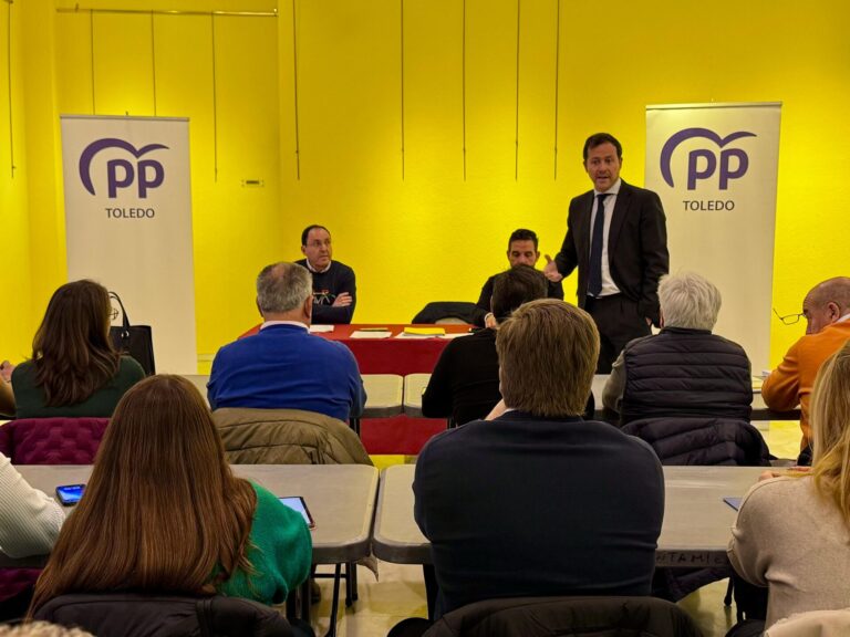 Velázquez reunión alcaldes comarca Torrijos 260225 (2)