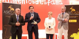 Miguel Ángel Valverde recibe el Premio ASICCAZA 2025 en el Salón Gourmets por su compromiso con la carne de caza FOTO PREMIO MIGUEL ÁNGEL VALVERDE2