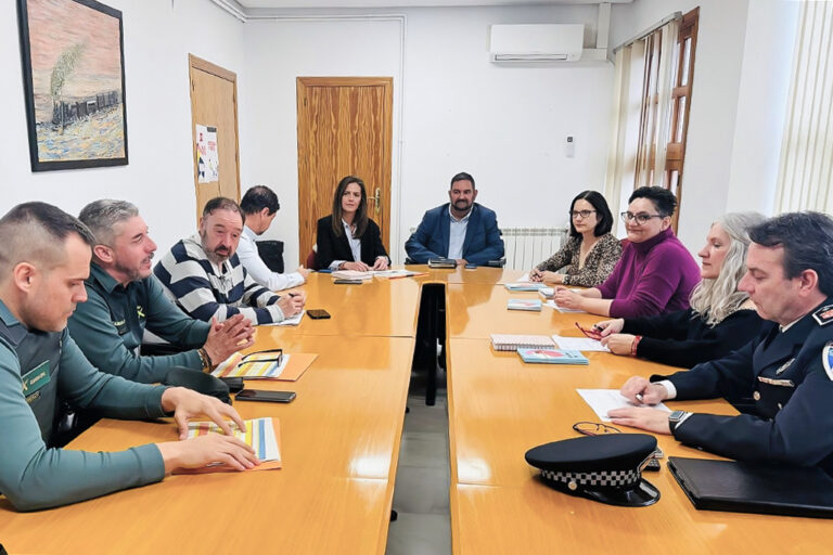 Un momento de la reunión celebrada esta mañana en el edificio consistorial de Argamasilla de Calatrava