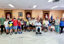Posado de familia junto a los integrantes del actual Consejo de Infancia y Juventud