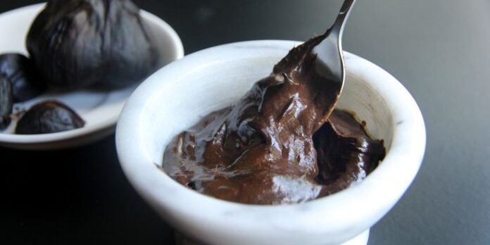 alioli de ajo negro